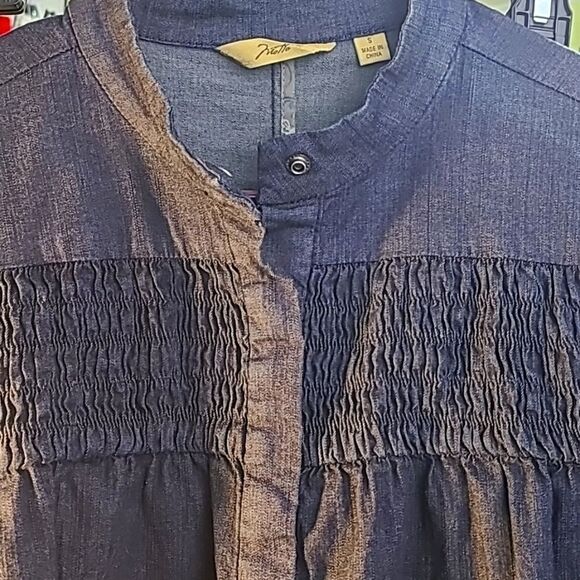 Motto Dark Wash Denim Top with Shirred Elastic, Hidden Snap Buttons, Size Small - Picture 8 of 11